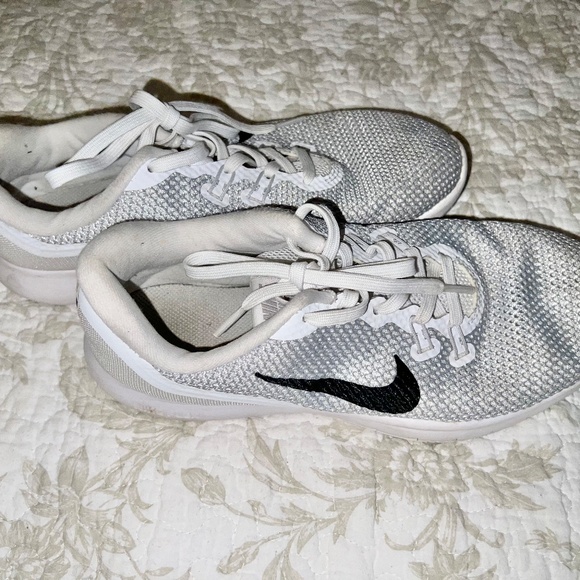 Women's Nike Training Flex TR7 Running Shoes - Picture 1 of 5